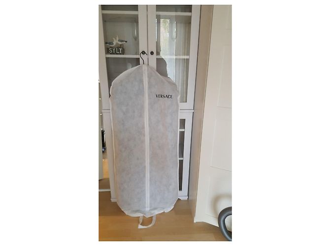 Versace Cappotto in pelle scamosciata nera con bottoni dorati - vista 2