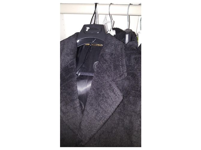 Versace Cappotto in pelle scamosciata nera con bottoni dorati - vista 3