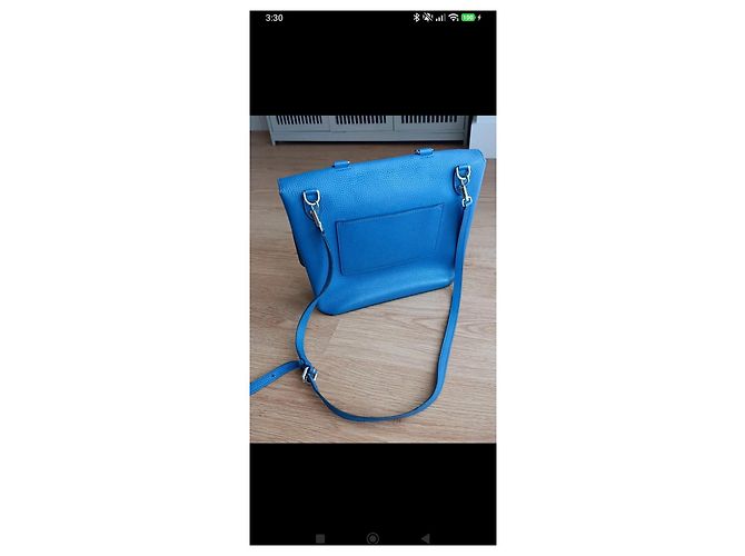 Borsa Louis Vuitton Capucines BB Blu - vista 3