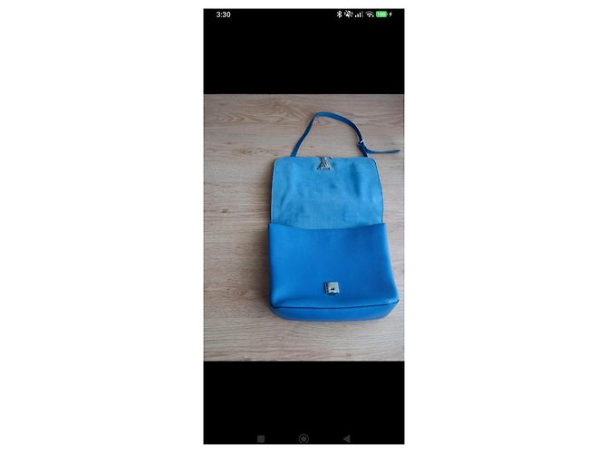Borsa Louis Vuitton Capucines BB Blu - vista 4