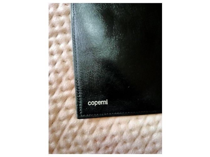 Coperni Bolsa de mão em forma de coração em couro preto - vista 3