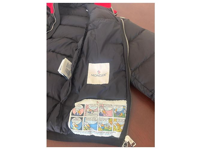 Plumífero Moncler negro con cuello rojo - vista 3