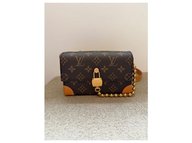 Saco de ombro Louis Vuitton Monogram Petite Malle - vista 2