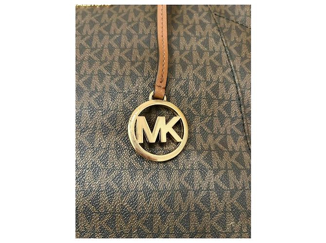 el icónico Michael Kors Jet Set Travel Large Chain Shoulder Tote - vista 12