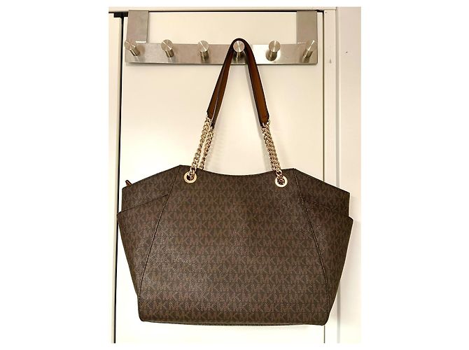el icónico Michael Kors Jet Set Travel Large Chain Shoulder Tote - vista 15