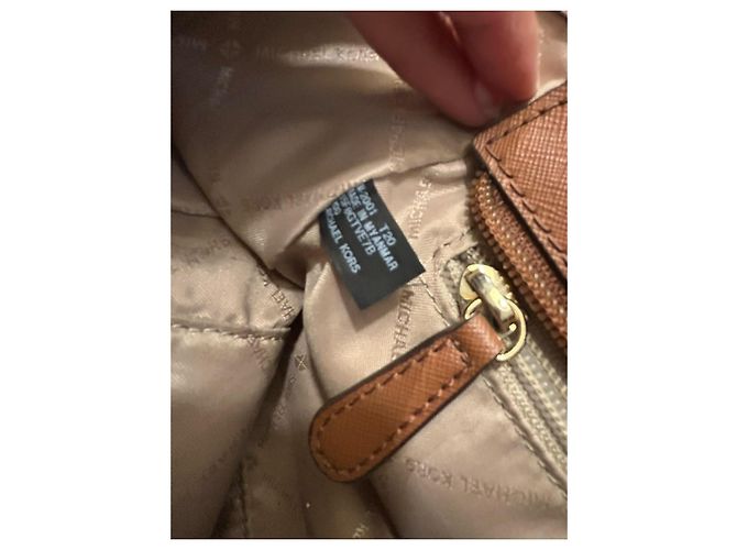 el icónico Michael Kors Jet Set Travel Large Chain Shoulder Tote - vista 6