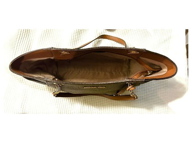 el icónico Michael Kors Jet Set Travel Large Chain Shoulder Tote - vista 8
