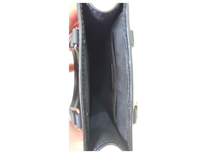 Borsa Louis Vuitton Epi Pochette Metis - vista 6