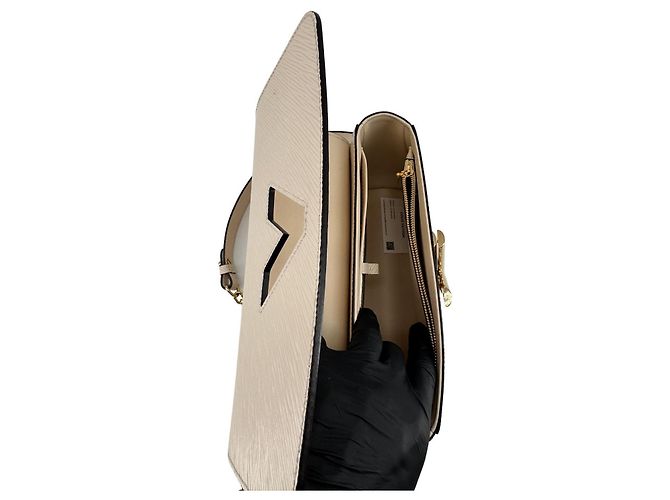 Borsa Louis Vuitton Twist MM in Pelle Epi Crema - vista 12