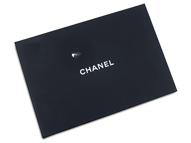 Chanel Pochette Mini Matelassé in Pelle di Agnello Nera con Catena - vista 6