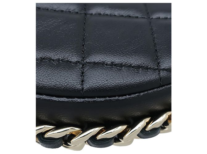 Chanel Pochette Mini Matelassé in Pelle di Agnello Nera con Catena - vista 9