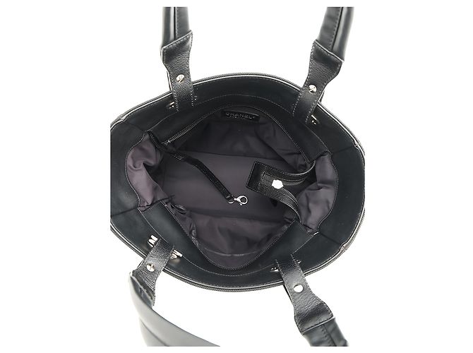 Chanel Paris Biarritz Tote aus beschichtetem Canvas, gesteppt, Schwarz, Small - Ansicht 4