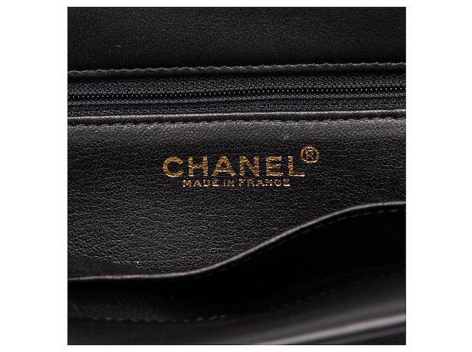 Chanel Mini Schultertasche aus schwarzem Kalbsleder mit Logo - Ansicht 5