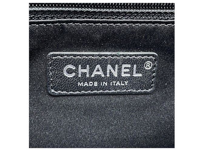 Chanel Black Quilted Tweed and Nylon Astronaut Essentials Flap - vista 6