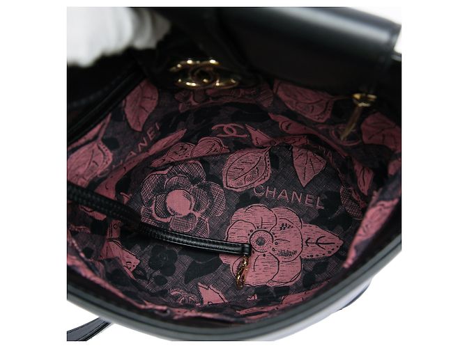 Borsa Bucket Chanel Black CC Quilted Lambskin Chain - vista 4