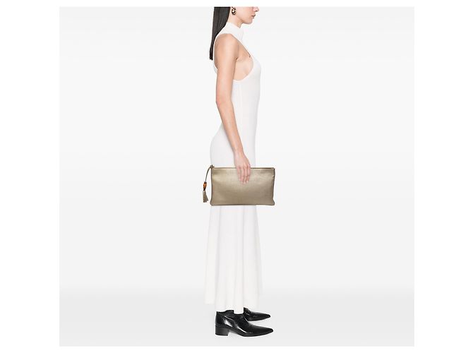 Bamboo Clutch Gucci de piel de becerro dorada con borla de bambú - vista 6