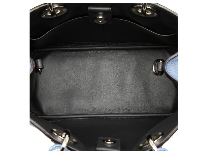 Borsa Diorissimo Mini in vitello martellato metallizzato blu Dior - vista 4