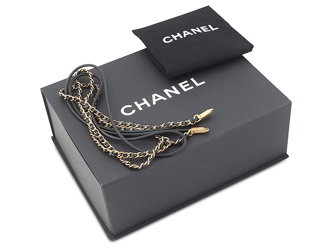 Borsa Chanel 22 Mini in vitello lucido nero - vista 6
