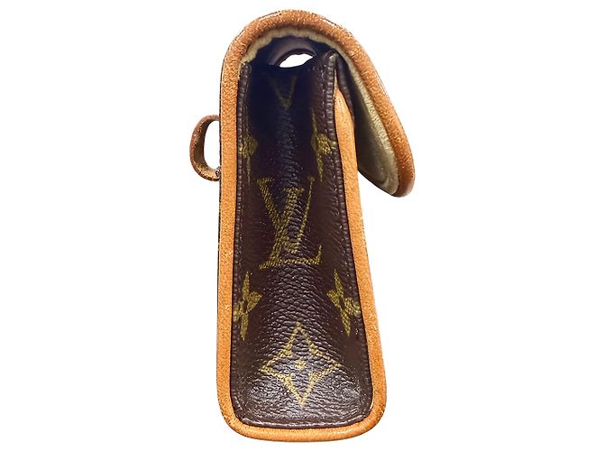 Louis Vuitton Brown Monogram Pochette Florentine - vista 13