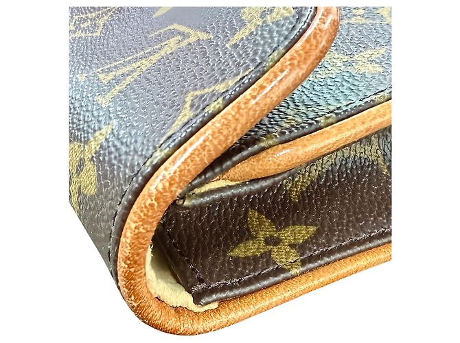 Louis Vuitton Brown Monogram Pochette Florentine - vista 8