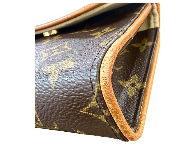 Louis Vuitton Brown Monogram Pochette Florentine - vista 9