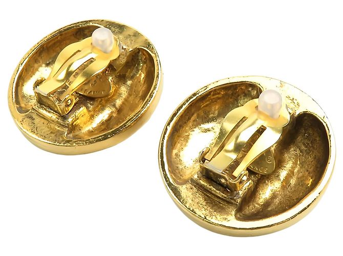 Orecchini a clip rotondi in cristallo placcati oro Chanel Gold CC - vista 2