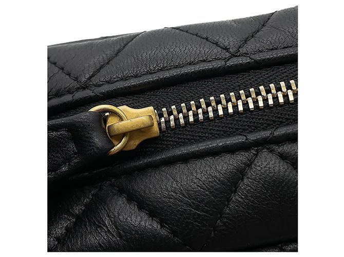 Chanel Small CC Quilted Camera Bag aus schwarzem Lammleder - Ansicht 14