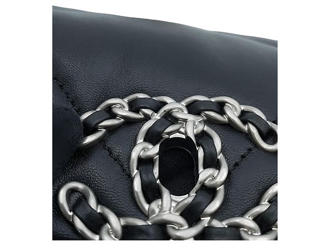 Chanel Black Medium Lambskin 19 Flap - vista 12