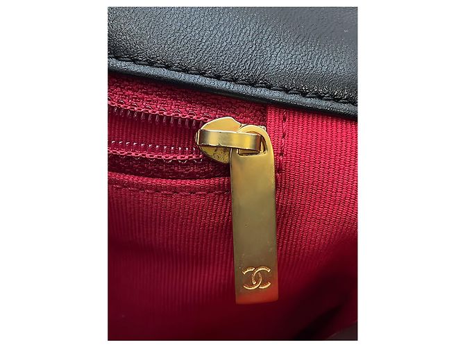 Chanel Black Medium Lambskin 19 Flap - vista 13