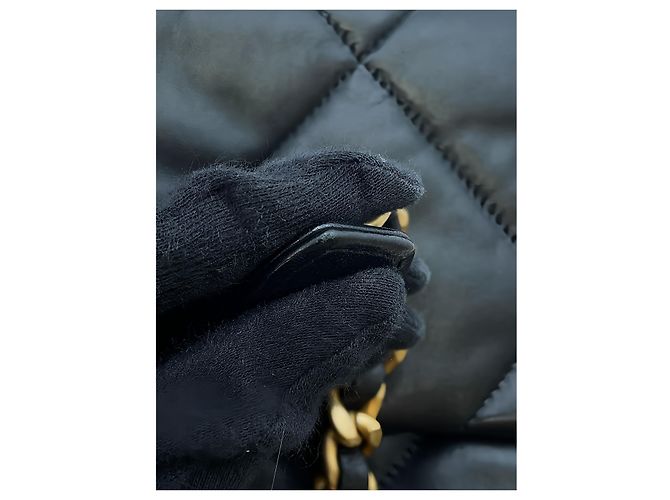 Chanel Black Medium Lambskin 19 Flap - vista 6