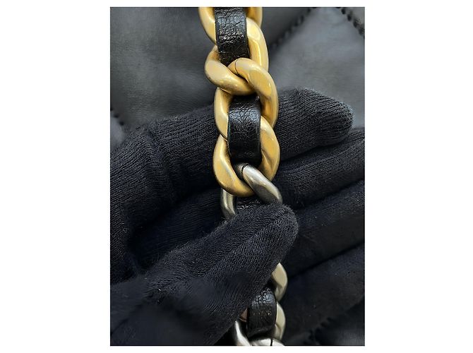 Chanel Black Medium Lambskin 19 Flap - vista 8