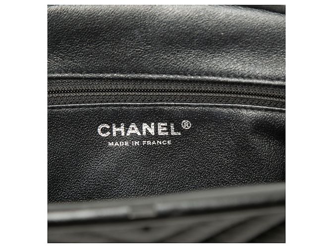 Clutch Chanel Timeless Kisslock in pelle d'agnello nera chevron Nero - vista 5
