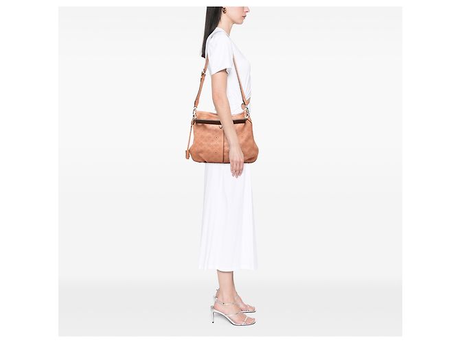 Louis Vuitton Pink Monogram Mahina Selene PM - vista 6