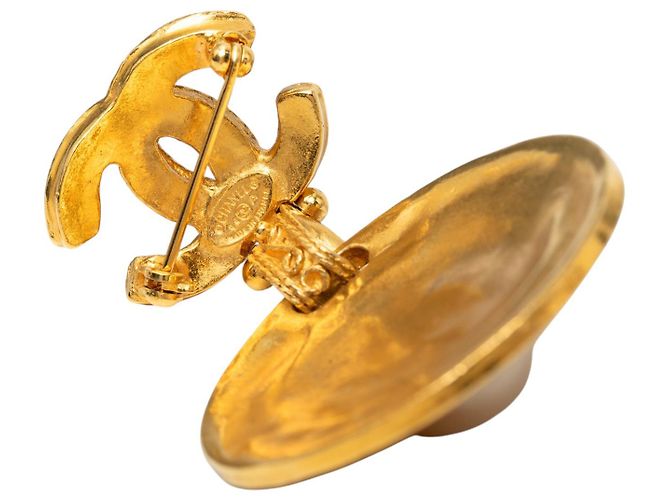 Spilla a medaglione Chanel Gold CC placcata oro con perle finte D'oro - vista 3