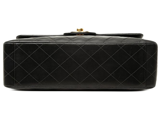 Chanel Black Maxi XL Classic Lambskin Single Flap - vista 3