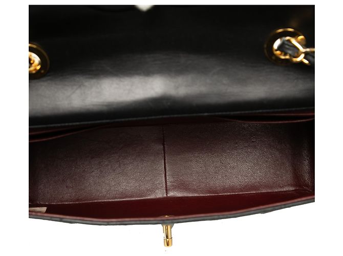Chanel Black Maxi XL Classic Lambskin Single Flap - vista 4