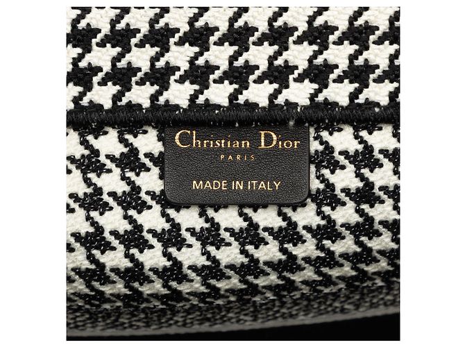 Dior Book Tote Medium aus Canvas mit schwarzer Hahnentritt-Stickerei - Ansicht 5