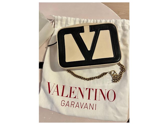 Valentino Garavani Viva Superstar VLOGO Leather Shoulder Bag - vista 2