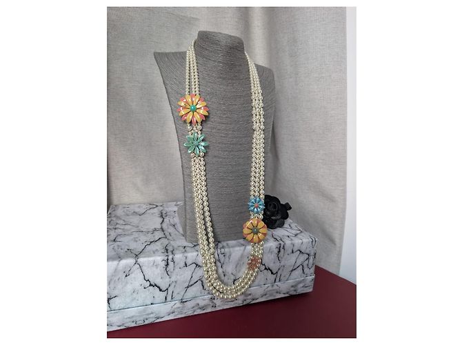 Collier Chanel multi-rangs en perles et fleurs émaillées Blanc Multicolore - vue 16