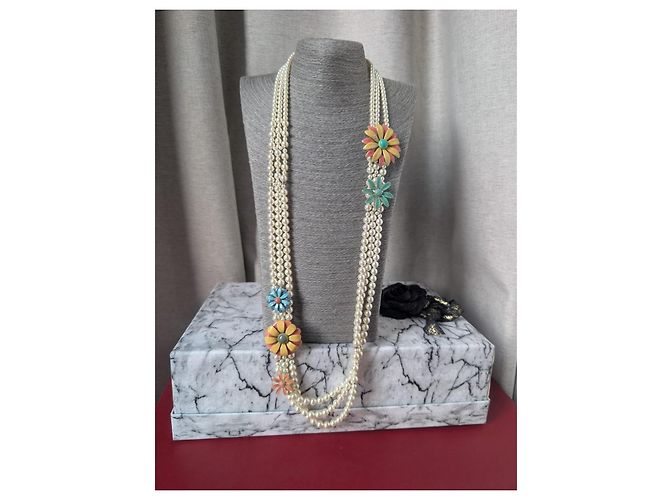 Collier Chanel multi-rangs en perles et fleurs émaillées Blanc Multicolore - vue 2