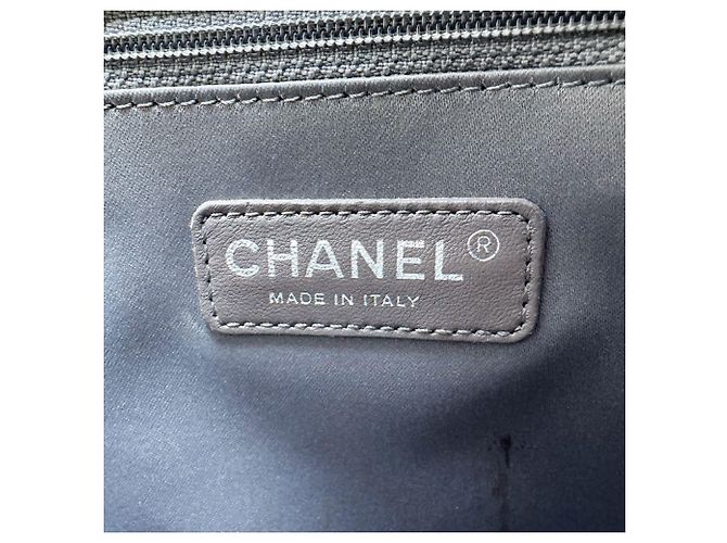 Chanel Tote Bag aus grauem genarbtem Kalbsleder - Ansicht 11