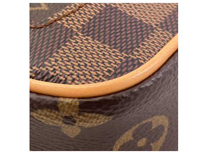 Louis Vuitton M26020 Trocadero Monogram Shoulder Bag - vista 10