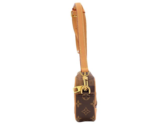 Louis Vuitton M26020 Trocadero Monogram Shoulder Bag - vista 3