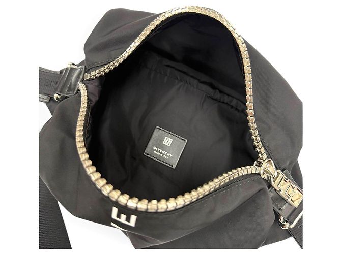 Givenchy Gürteltasche aus Nylon mit 4G-Logo - Ansicht 7