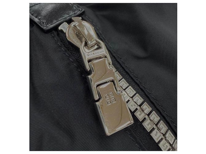 Givenchy Gürteltasche aus Nylon mit 4G-Logo - Ansicht 9