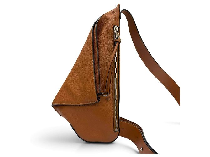 Loewe Anton Schultertasche aus Leder - Ansicht 4