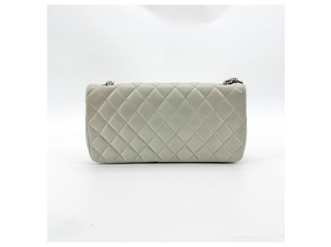 Bolsa Chanel Classic Single Flap em pele de cordeiro acolchoada Mini - vista 2