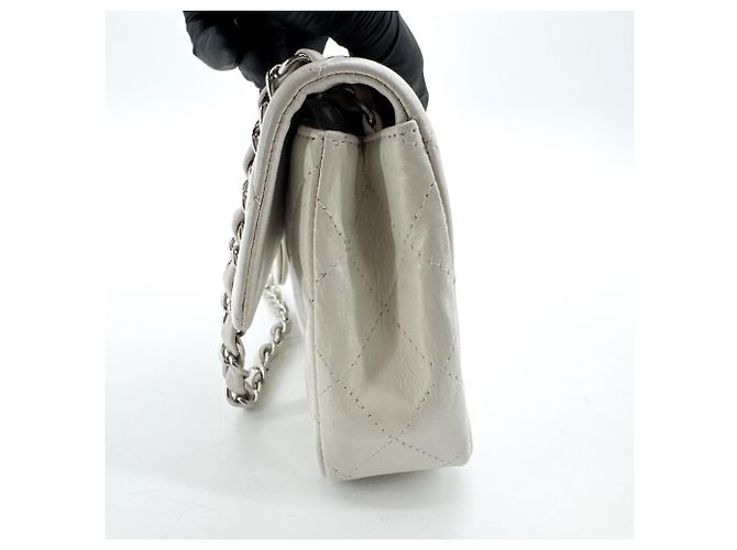 Bolsa Chanel Classic Single Flap em pele de cordeiro acolchoada Mini - vista 3