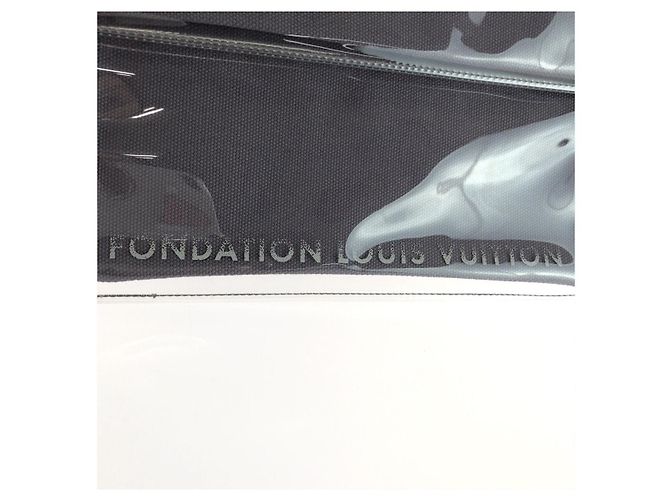 Clutch Louis Vuitton Fondation Paris - vista 4