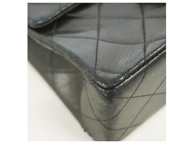 Bolsa de Ombro Mini Matelassé com Corrente Chanel - vista 10